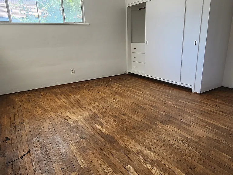 3024 Pine St — Photo 9