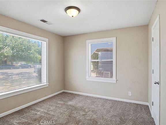 4th image of 175 E Main St