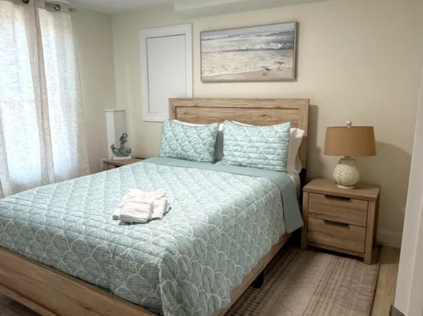 9 Mimosa Cir, Plymouth, MA 02360