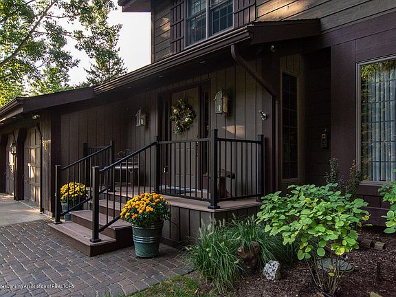 4th image of 5901 E Sleepy Hollow Ln