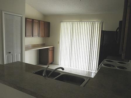 3rd image of 116 Reserve Cir APT 200