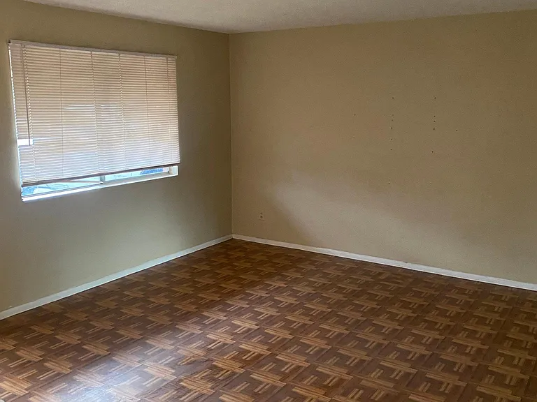 4111 S College Ave — Photo 3