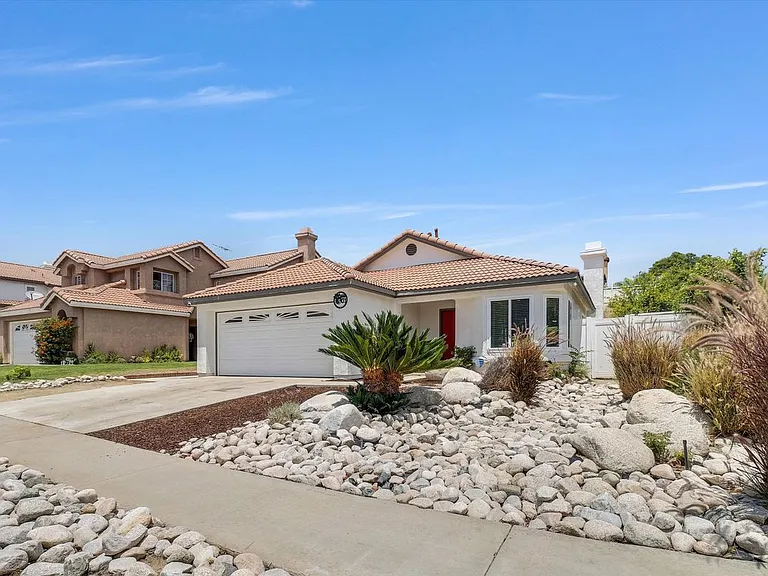 501 Roosevelt St — Photo 1