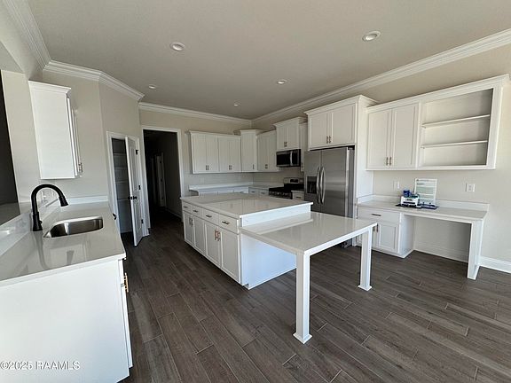3rd image of 212 Appleby Way