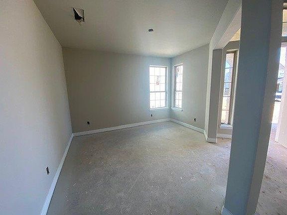 4th image of 3103 Flora Manor Dr