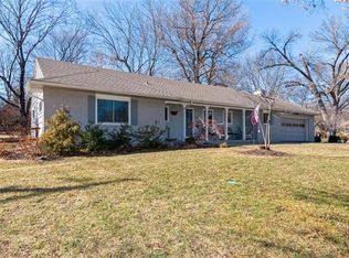 6614 Hodges Dr, Prairie Village, KS 66208