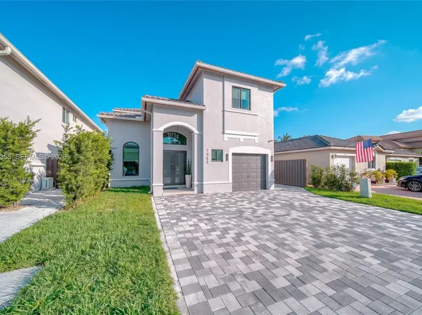 7963 NW 195th Ter, Hialeah, FL 33015