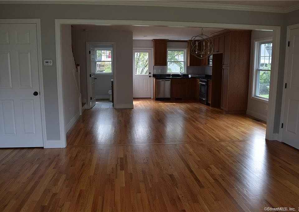 562 Light St, Stratford, CT 06614 Zillow