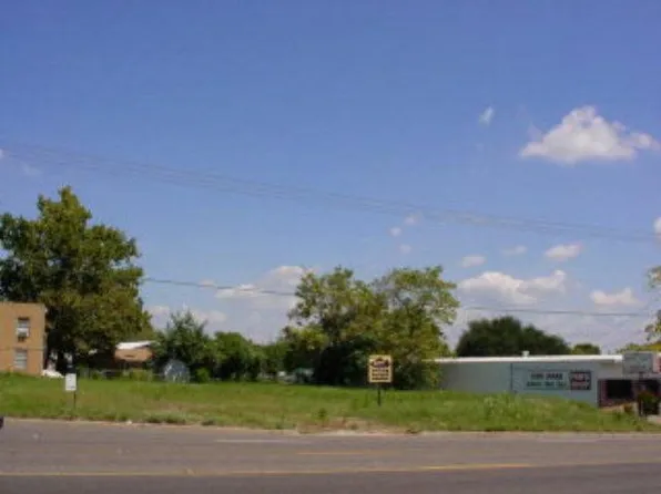 706 W Corsicana St, Athens, TX 75751