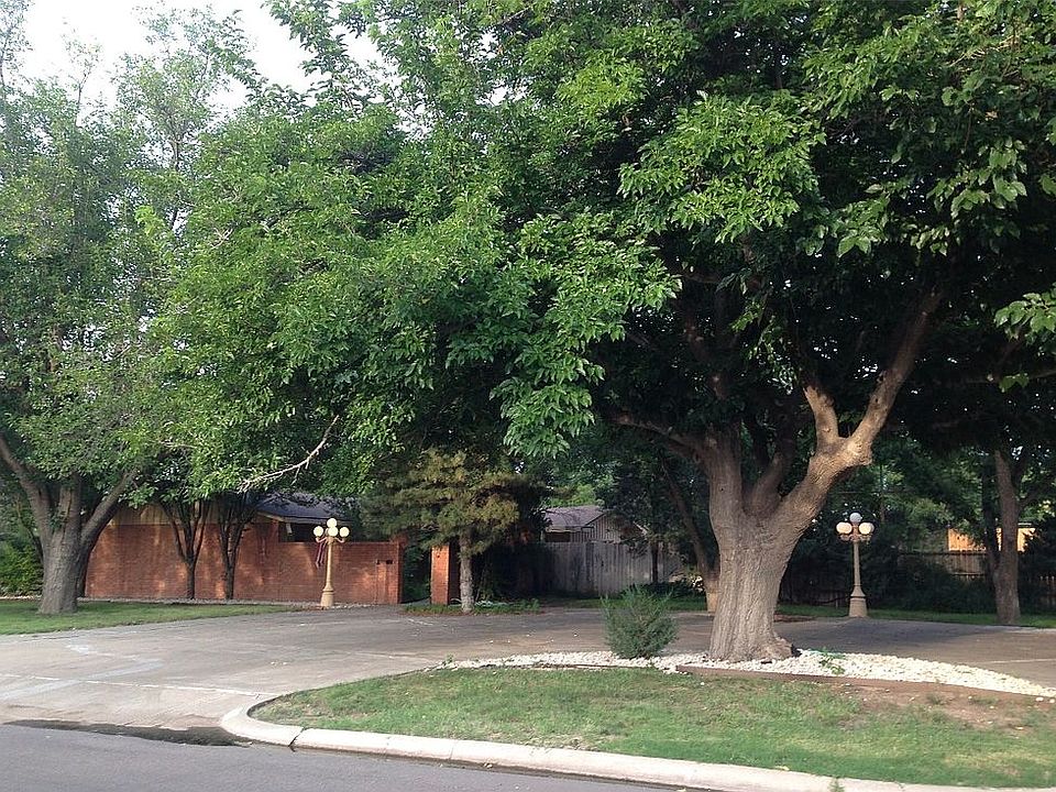 1st image of 2711 Chrysler Dr