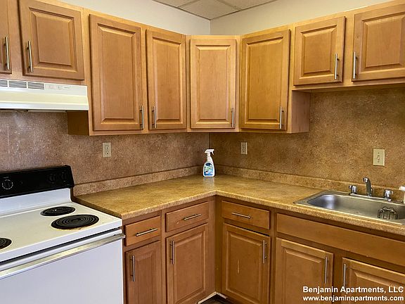3rd image of 433 Cambridge St #24