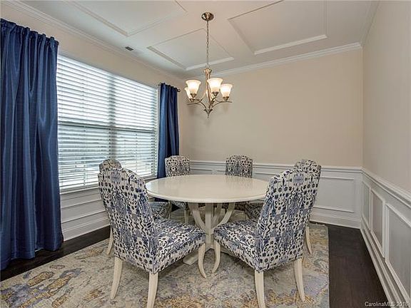 4th image of 15412 Oleander Dr