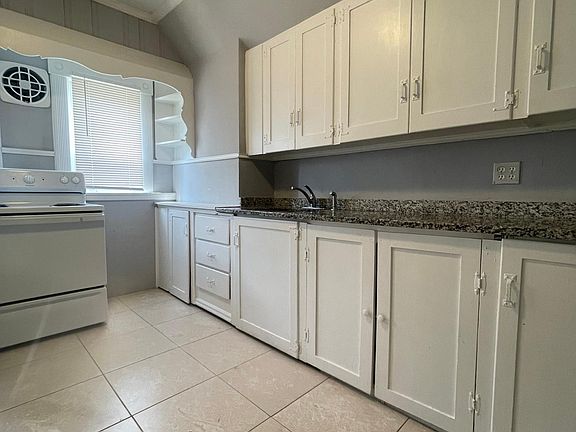 3rd image of 48 William St APT 5