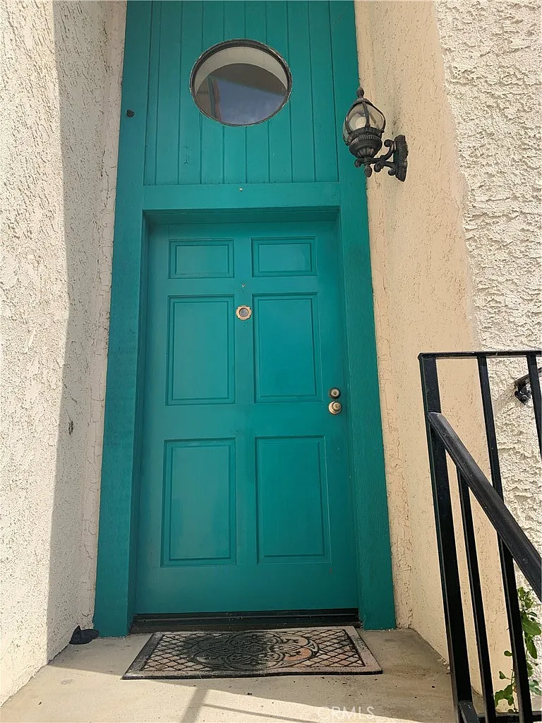 3 bed, 1905 sqft, $4,100 — Photo 2