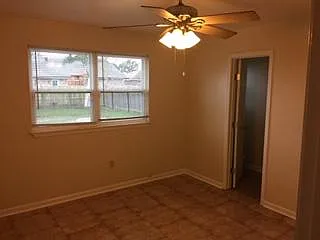 319 W Loyola Dr — Photo 8