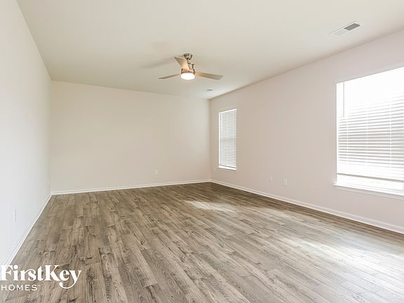 3rd image of 202 Stonefence Dr