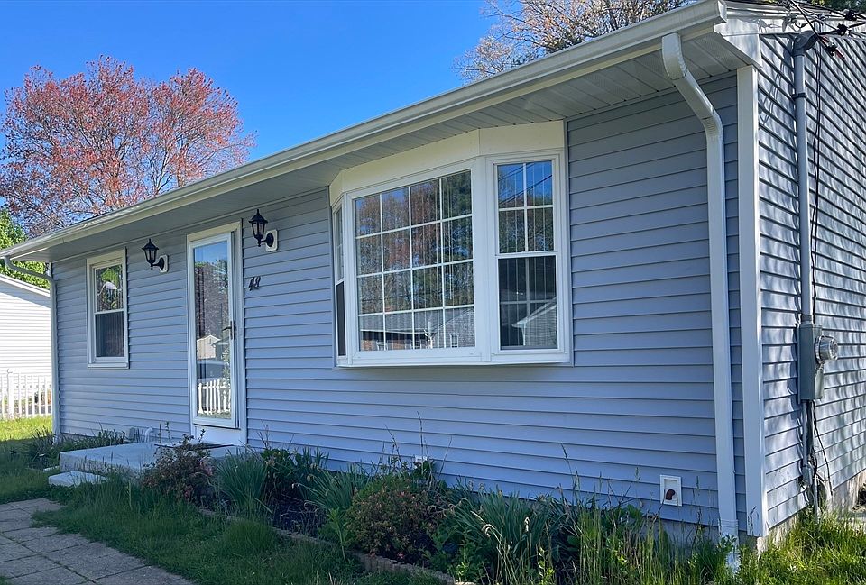 1st image of 48 Briarwood Dr