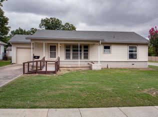 3500 Parker Rd E, Haltom City, TX 76117