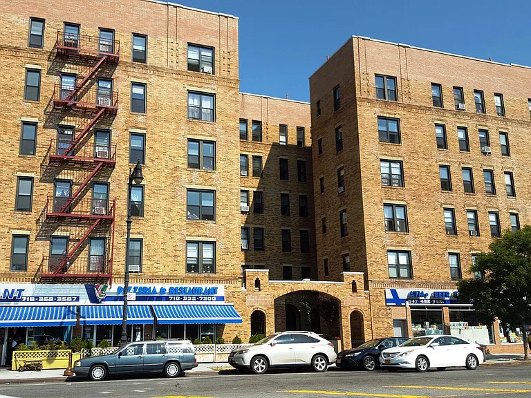 1725 Emmons Ave #D7 — Photo 1
