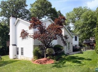 466 Albert Pl, New Milford, NJ 07646