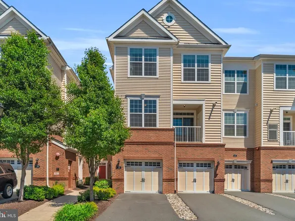 23300 Milltown Knoll Sq Unit 113, Ashburn, VA 20148