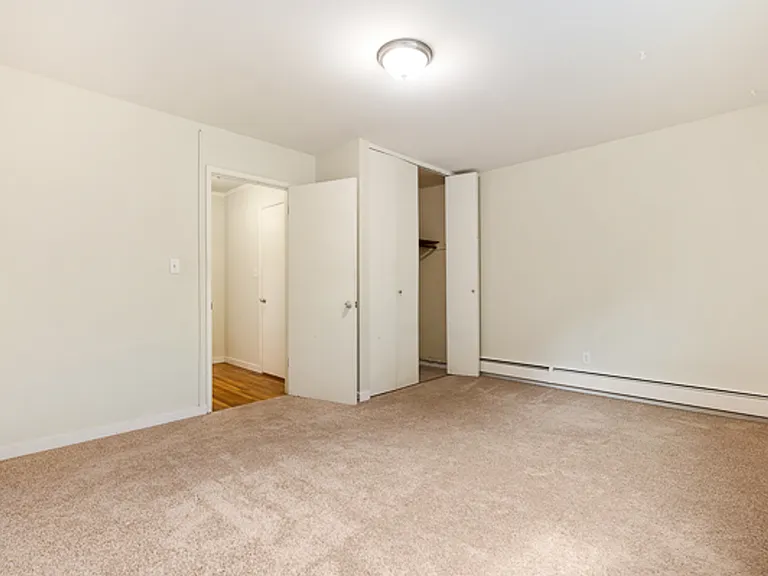 831 W Nickerson St — Photo 8
