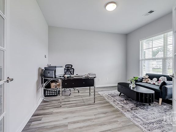 5th image of 258 Wexford Drive