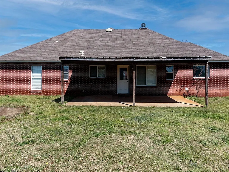 825 Bluegrass Dr — Photo 15