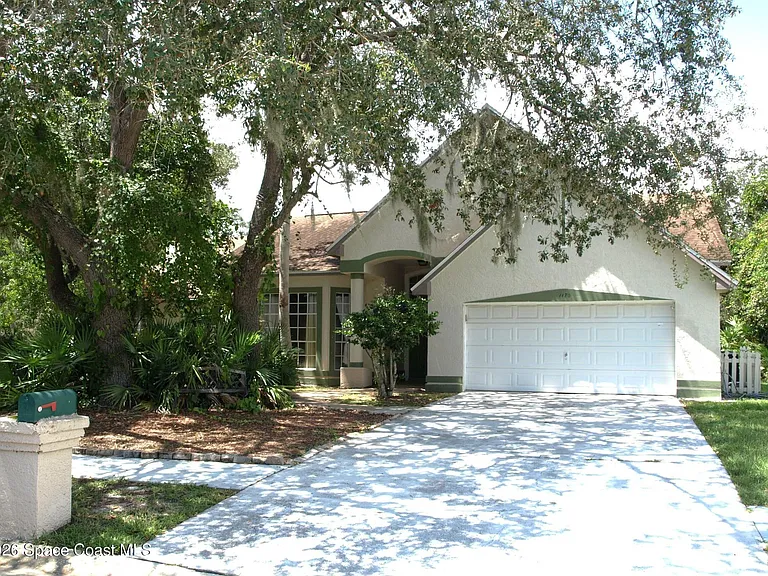 1170 Briar Run Cir — Photo 3