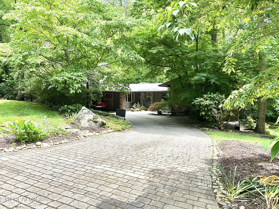 2nd image of 104 Berea Rd