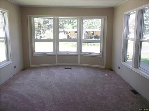 5th image of 1059 Creekside Dr