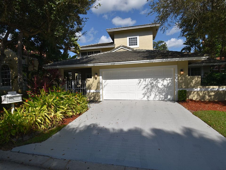 1st image of 2104 Cove Ln