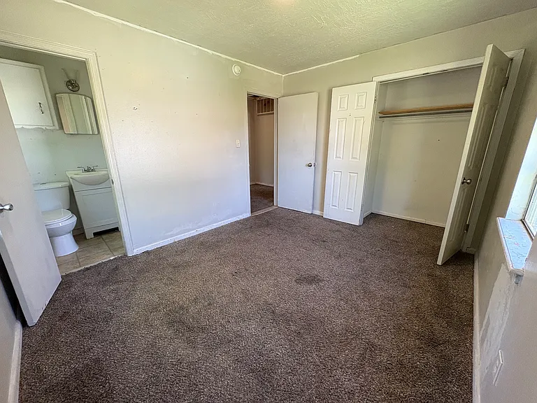 6921 Sears Ter — Photo 12