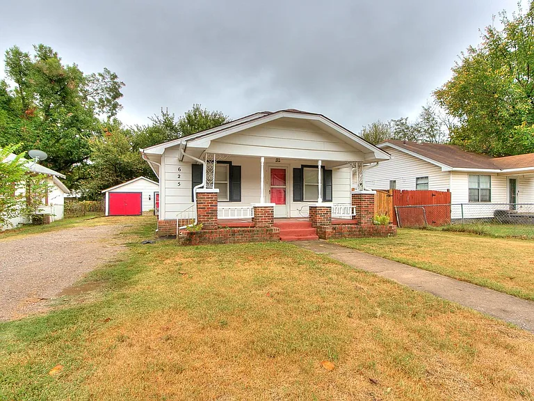 625 W Dewey St — Photo 28