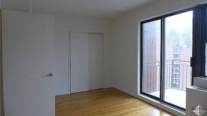 1st image of 245 E 84th St APT 17A
