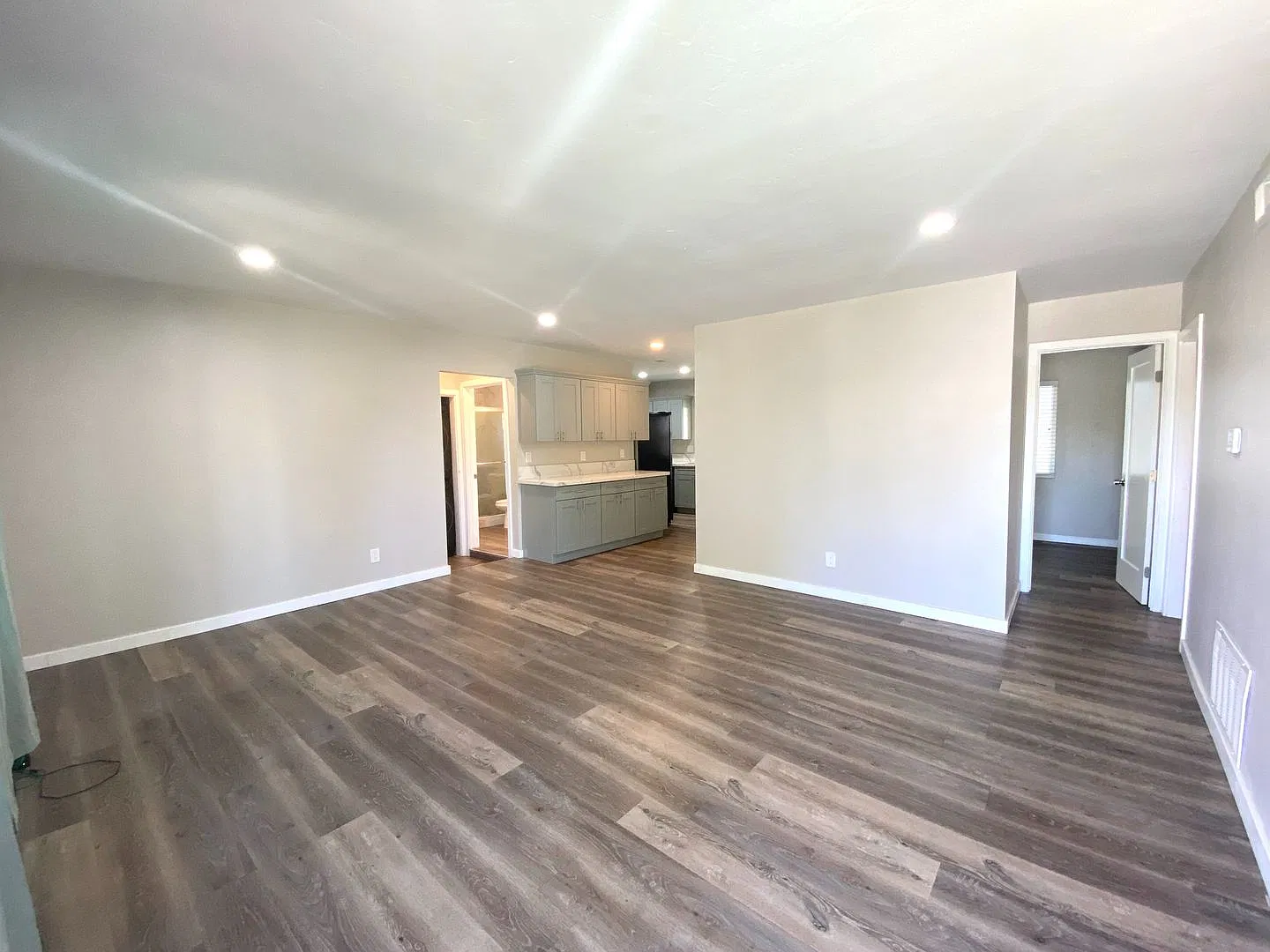 4BR / 2BA on East Falls w/ Driveway Parking! — Photo 3