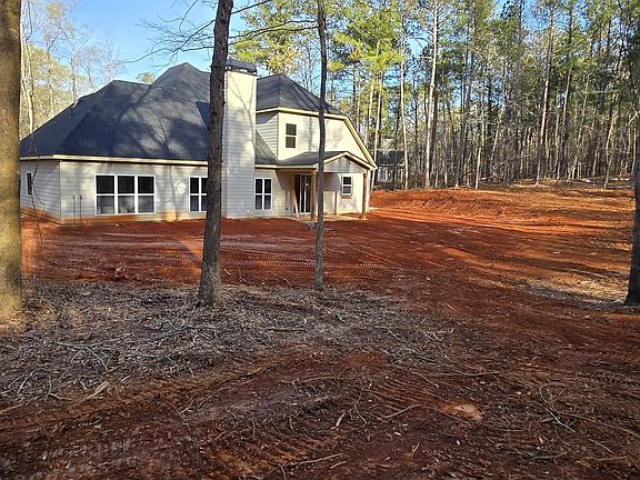 3rd image of 160 Rivers Edge Dr
