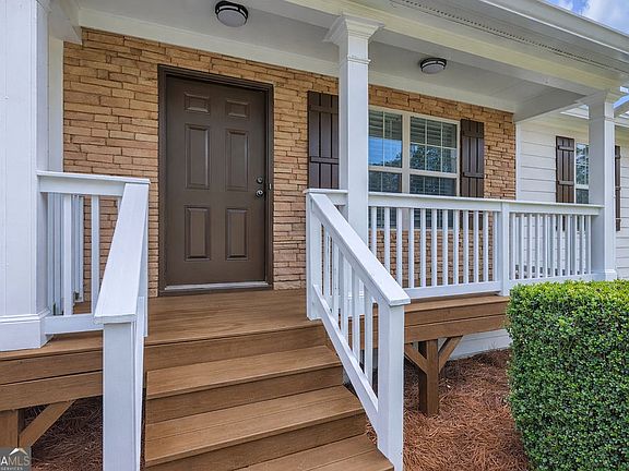 3rd image of 405 Azalea Dr