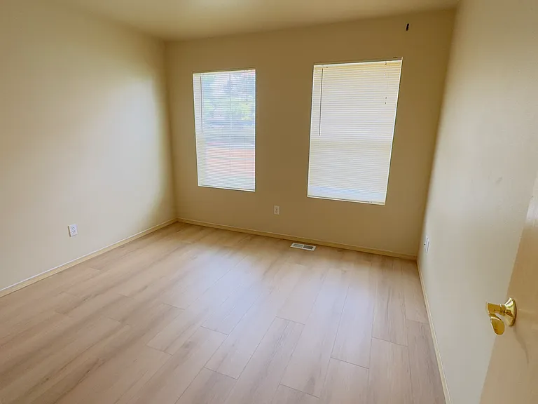 14704 33rd Pl SW — Photo 9