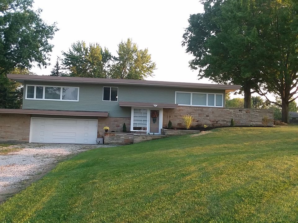 1st image of 2701 Skyline Dr