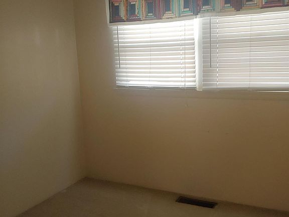 5th image of 1405 Pulliam Ave