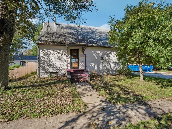 105 N C St, Indianola, IA 50125