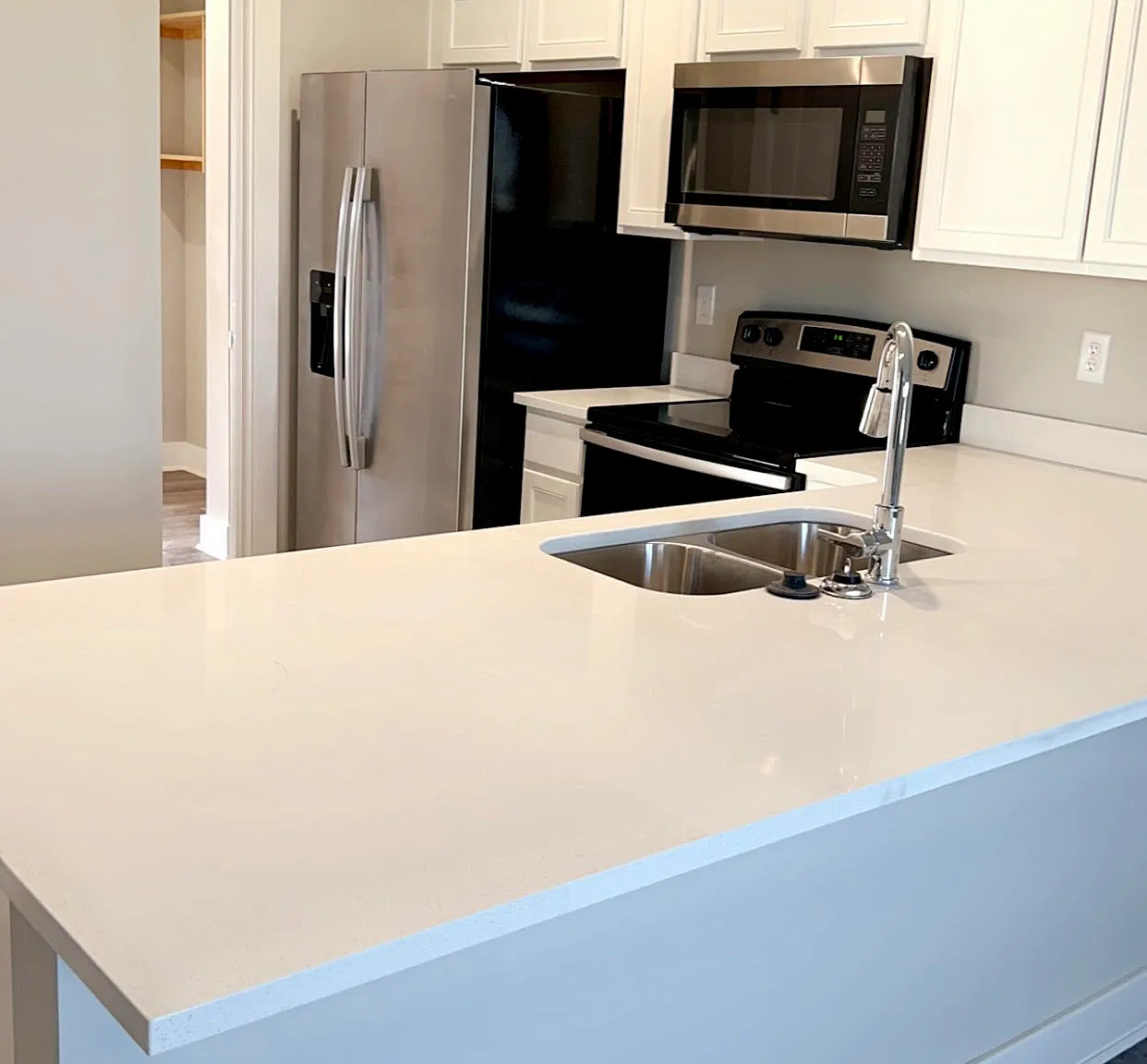 4 bed, 2200 sqft, $1,750 — Photo 4