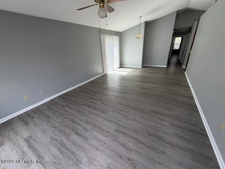 5061 Knightsbridge Cir N #0 — Photo 10