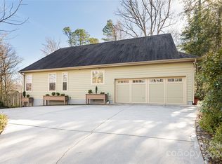 52 Bethel Dr, Black Mountain, NC 28711