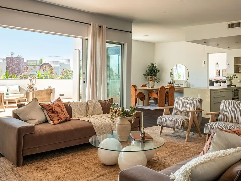 855 N Croft Ave #Penthouse 4 — Photo 3