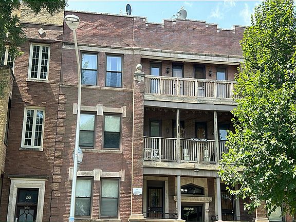 3rd image of 5014 S Prairie Ave