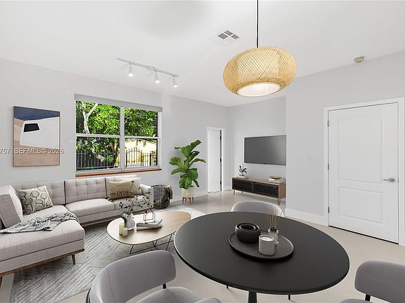 5th image of 3037 Center St #2