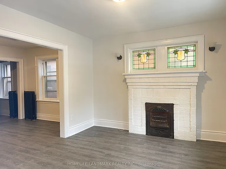 987 Main St E #1 — Photo 4