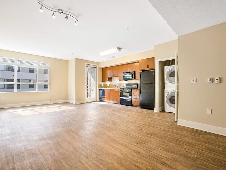 Westgate Apartments — Photo 37